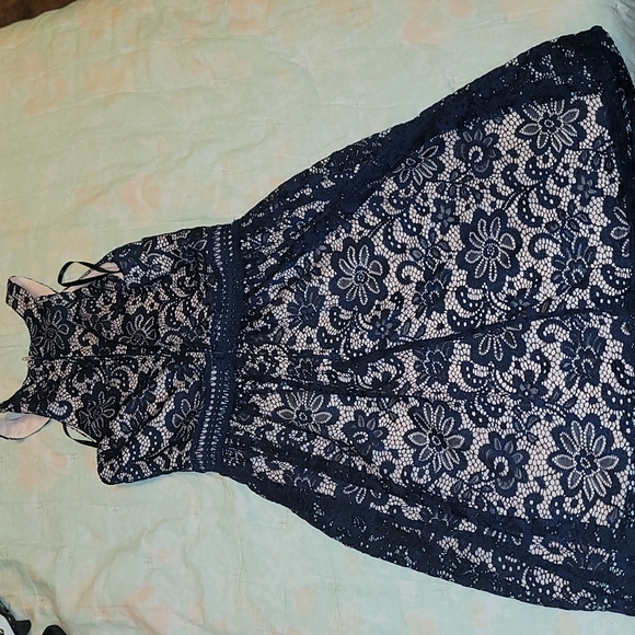 Dress - Picture 2 of 2